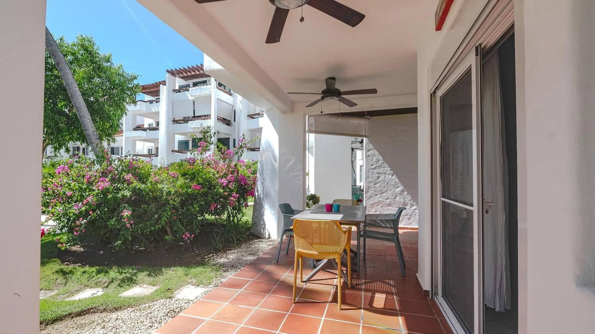 Stanza Mare Beach Front Punta Cana Aparthotel